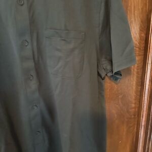 Men’s medium dark green button up